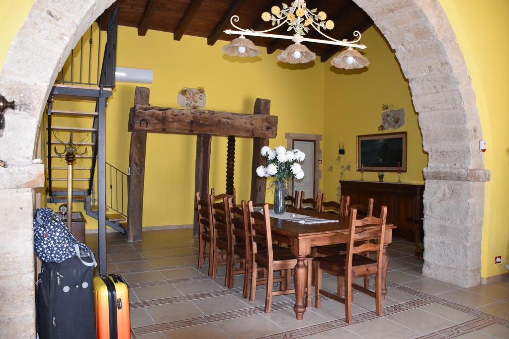 Il Vecchio Frantoio Villa Аугуста Екстериор снимка