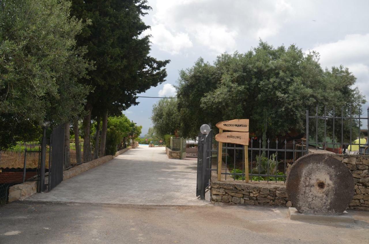 Il Vecchio Frantoio Villa Аугуста Екстериор снимка
